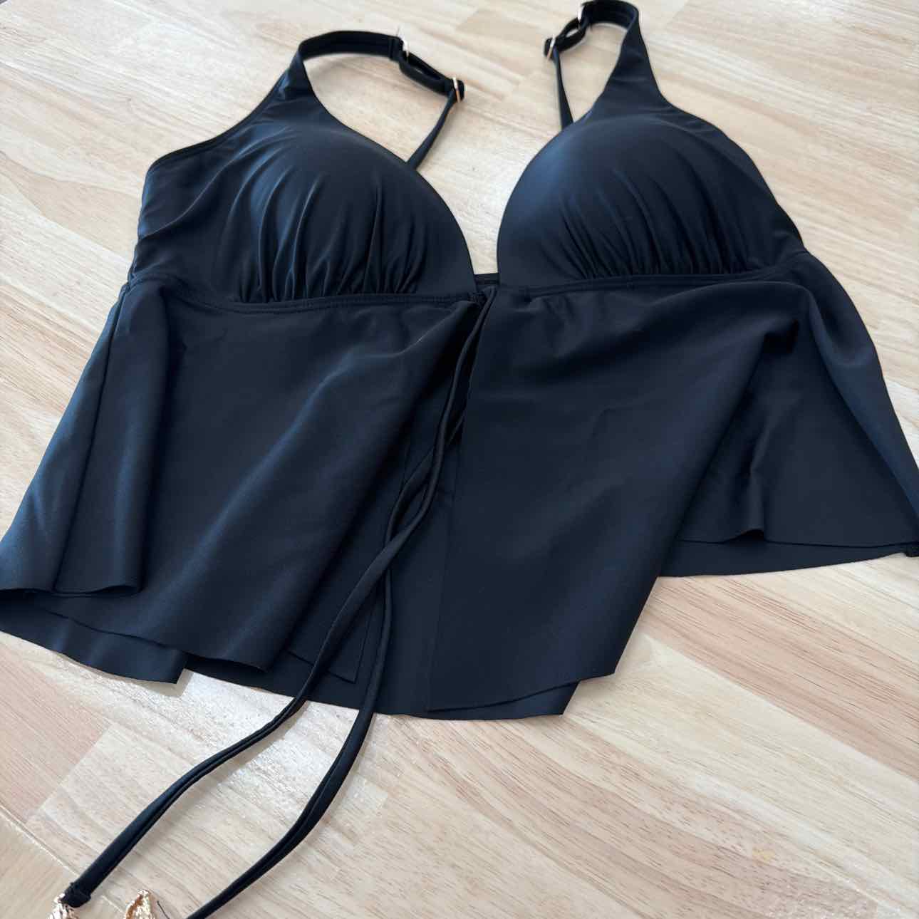 Bar III Women's Tunnel Fly Away Tankini Top
