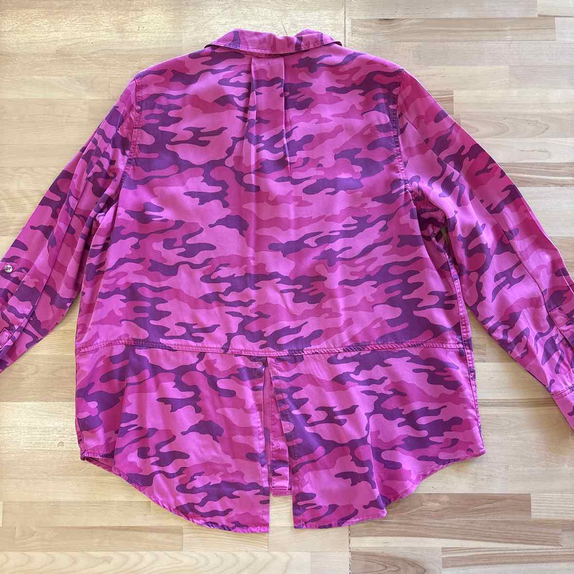 Calvin Klein Size XL Pink Button Down Shirt