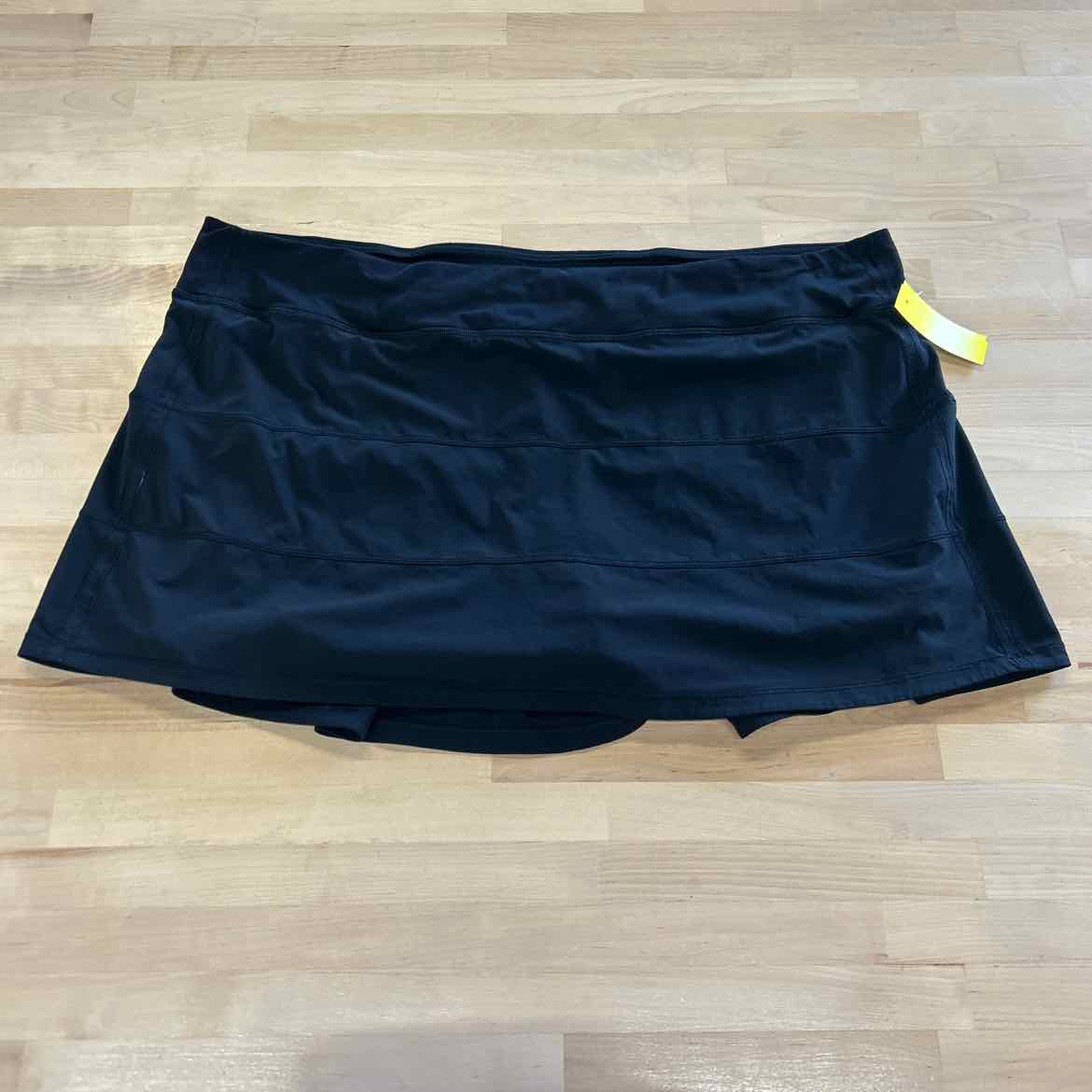 LuluLemon Size 20 Black Athletic Skort
