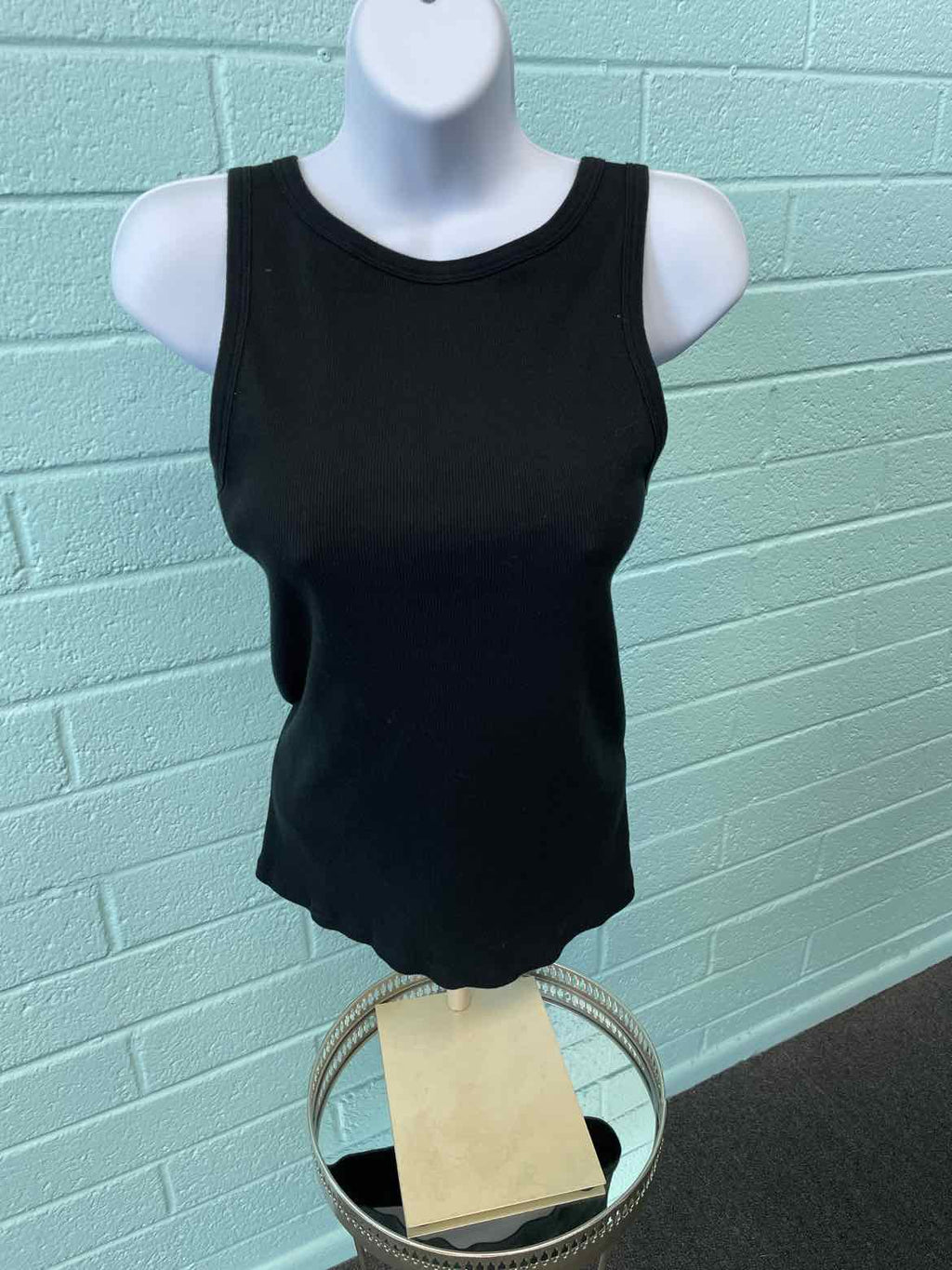 Gap Size M Black Tank