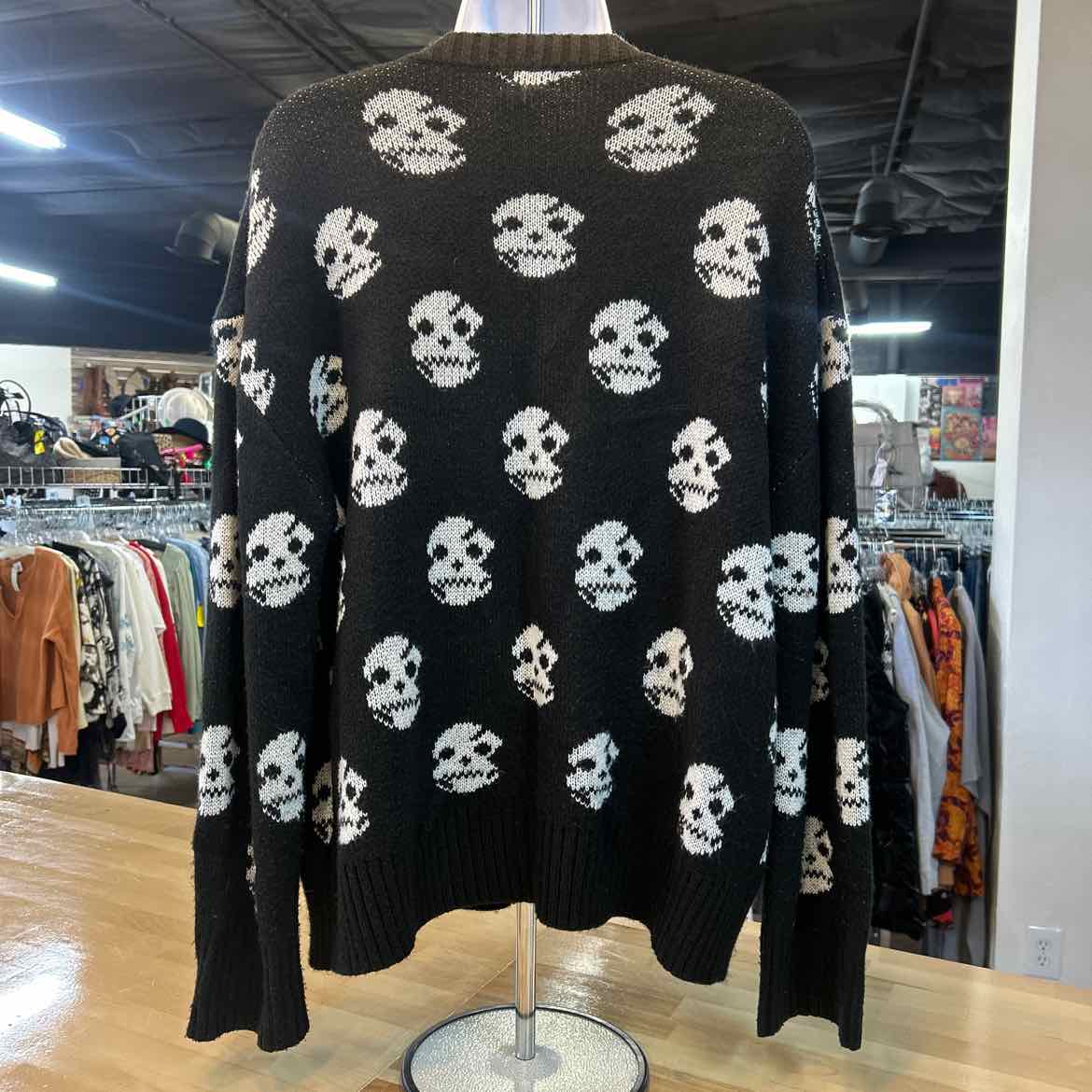 POL Size M Black/White Acrylic Preloved Cardigan