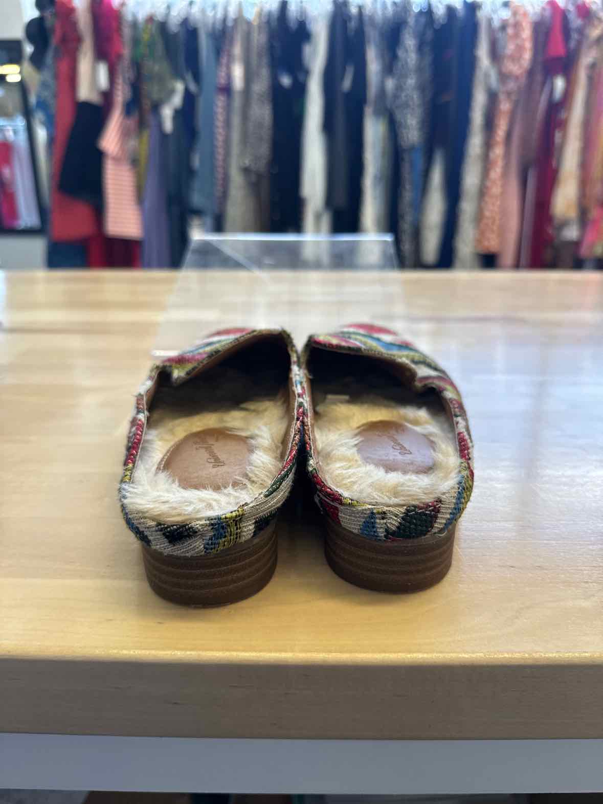 Universal Thread Shoe Size 6.5 Multi - Fall Flats