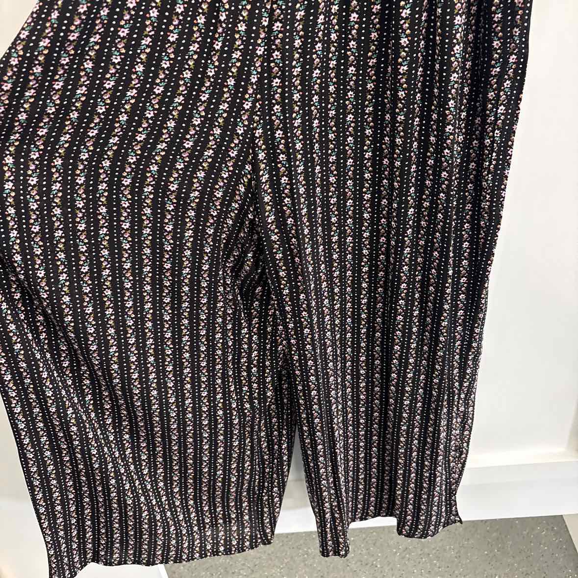 Melloday Size M Black Preloved Jumper