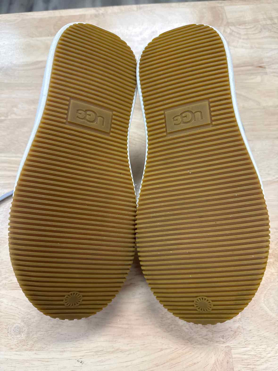 Ugg Size 5.5 Gray Preloved Platfom Sneaker Slides