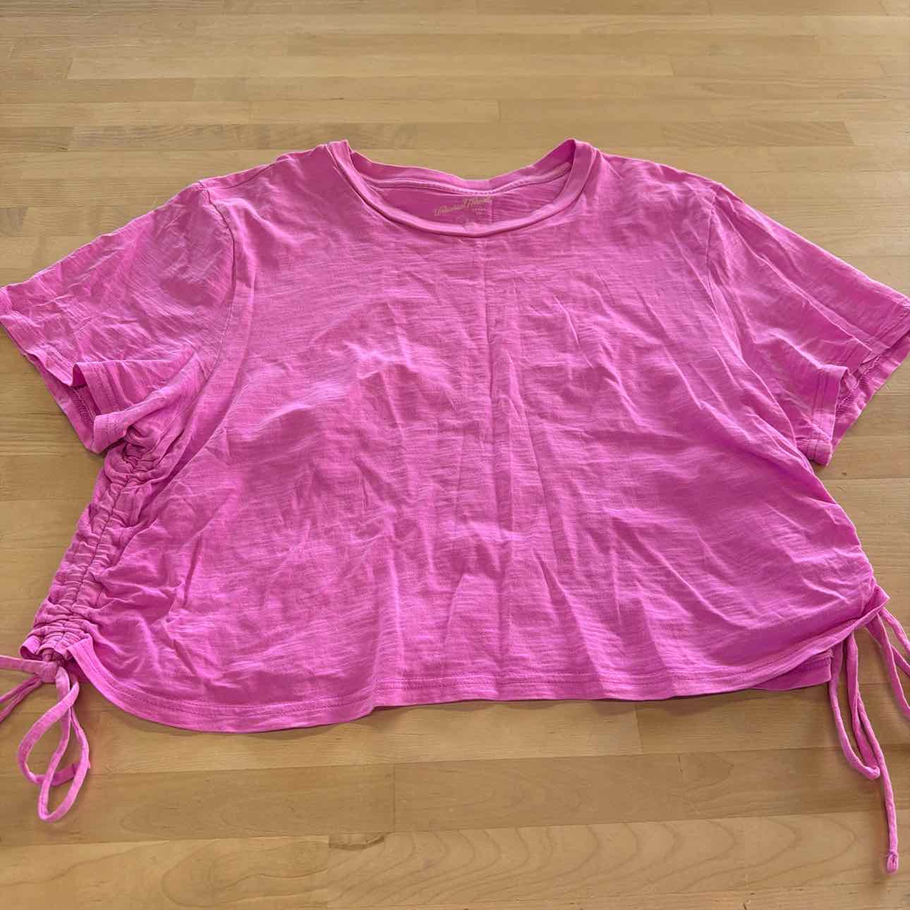 Universal Thread Size L Pink Preloved T-Shirt SS
