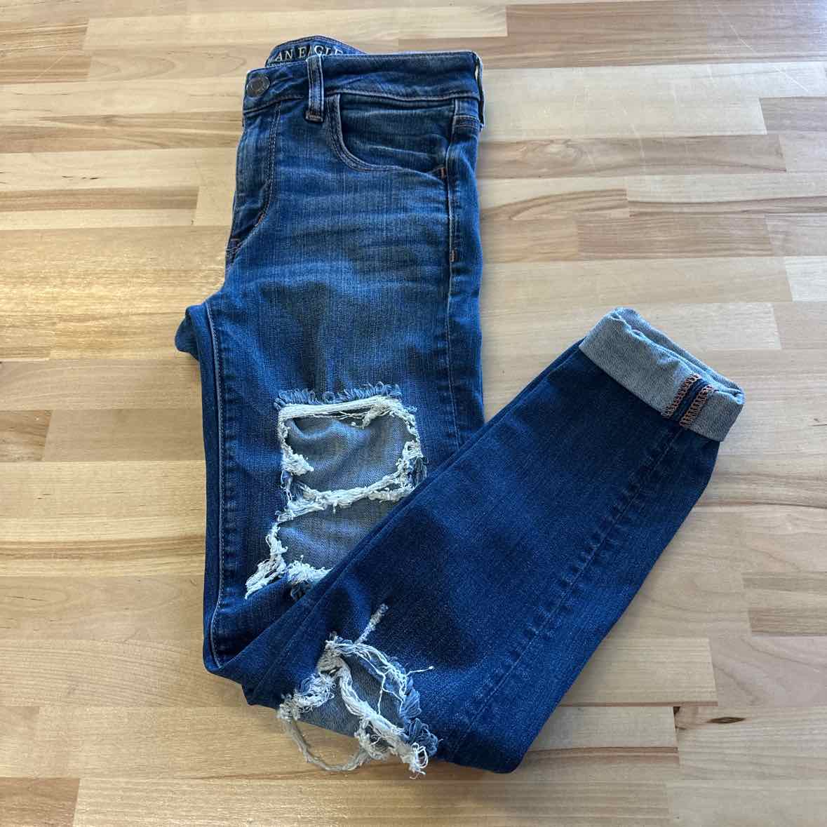 American Eagle Size 6 Blue Jeans
