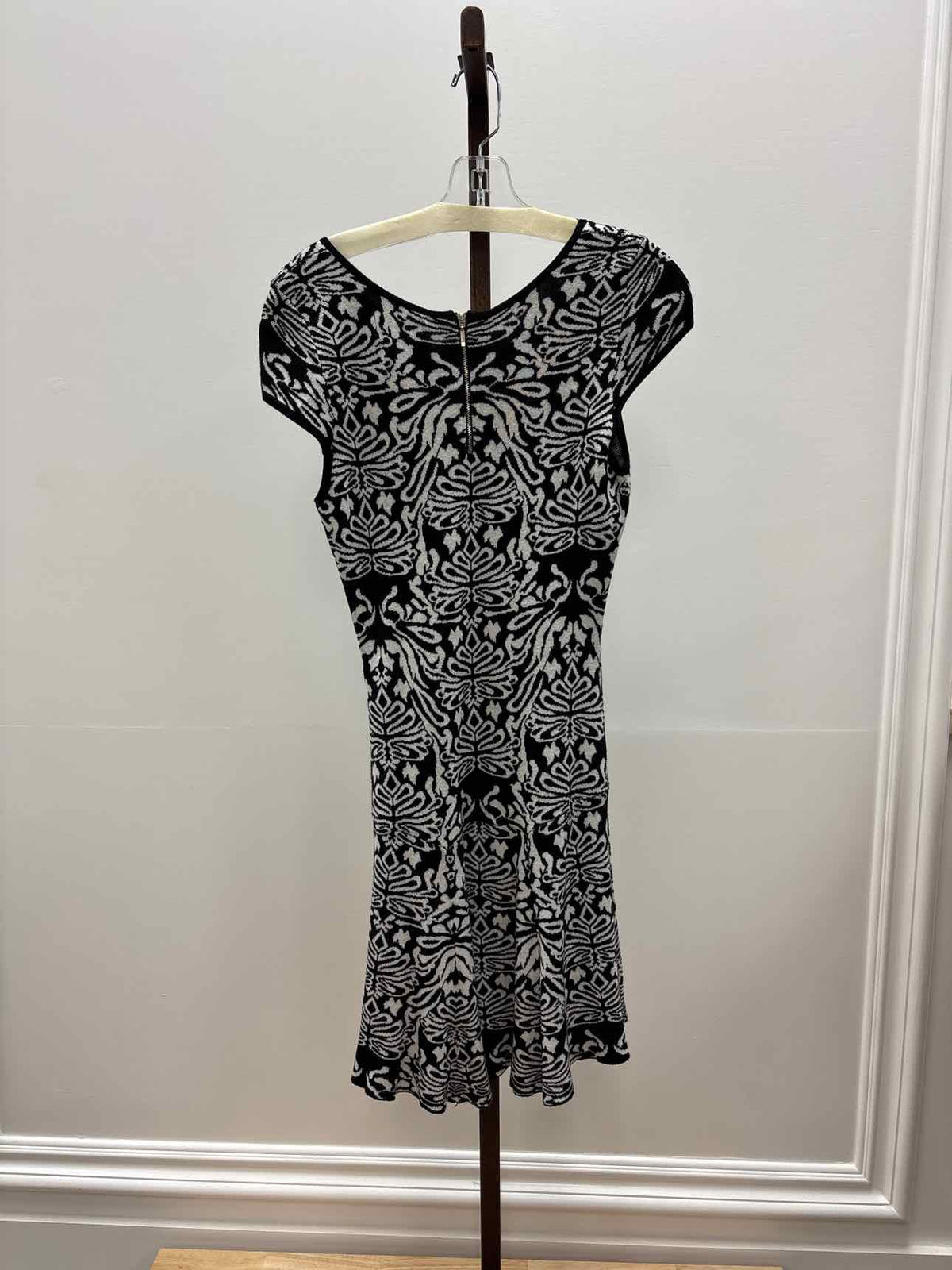 Elle Size S Black White Preloved Dress