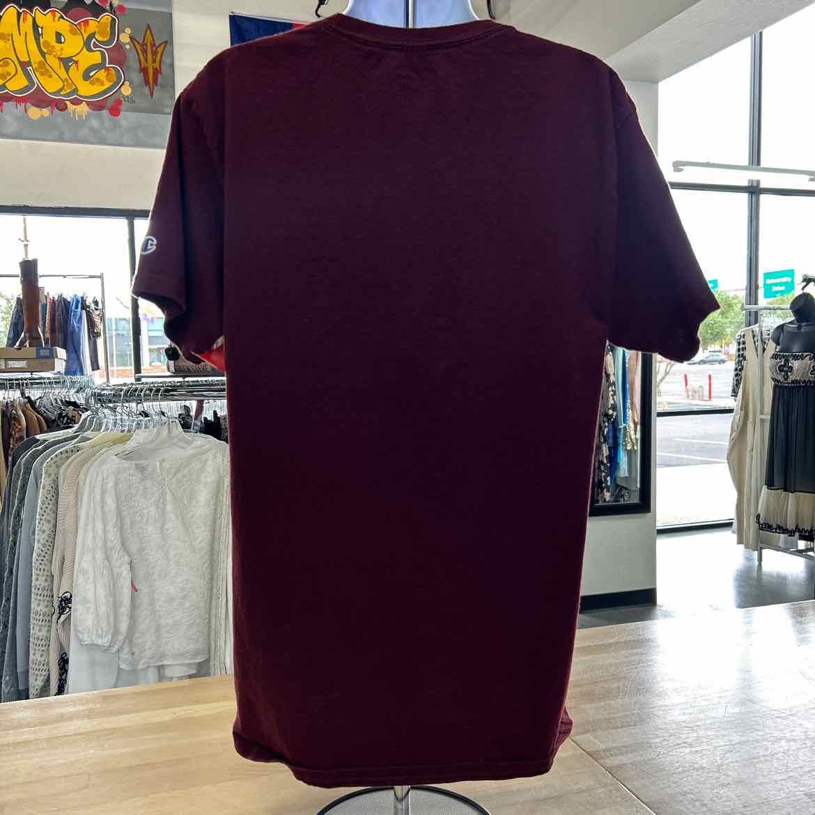Champion Size M Burgundy Preloved T-shirt