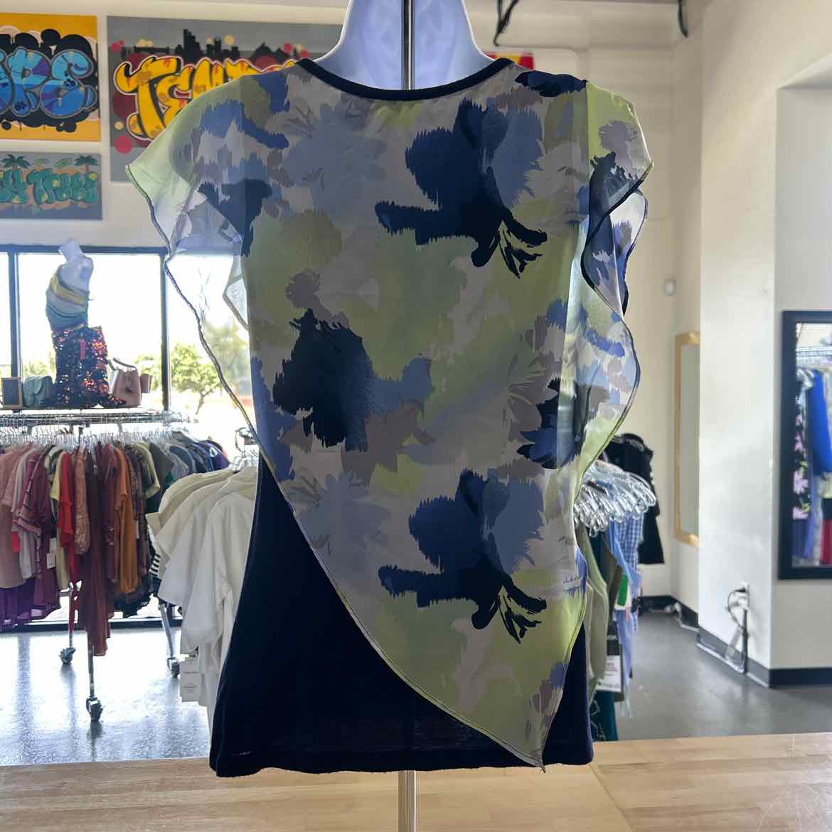 IZ Size S Blue & Green Preloved Blouse SS