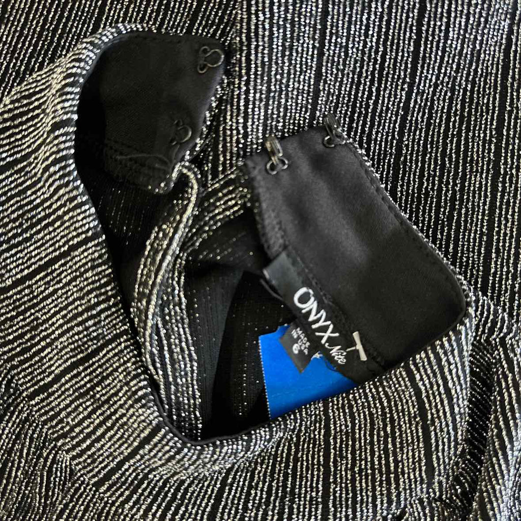 Onyx Size 6 Black Dress