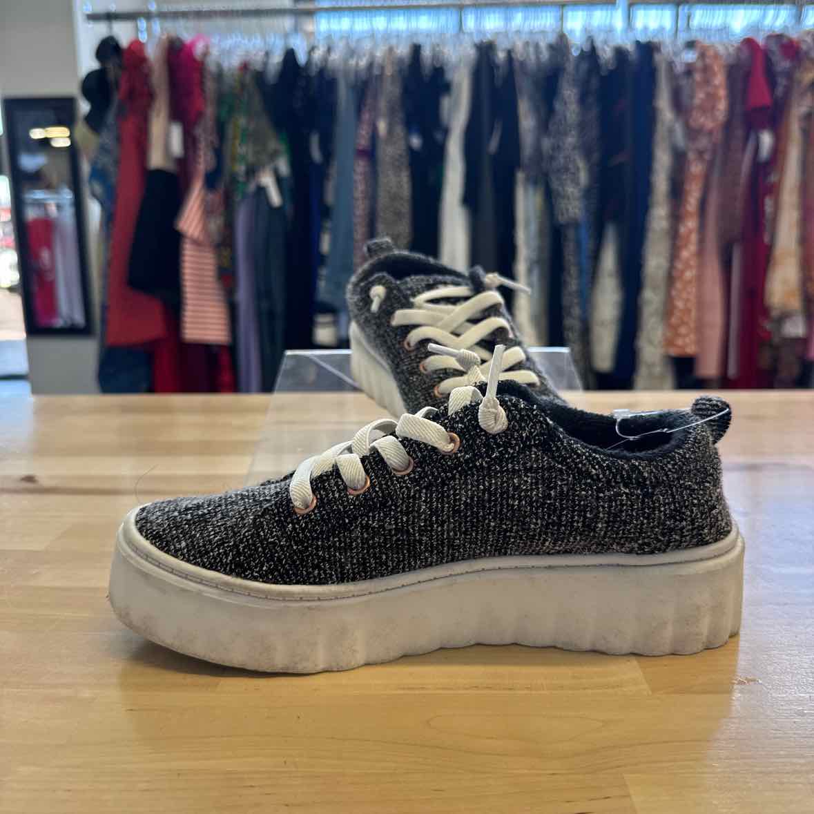Roxy Shoe Size 5.5 Gray Sneakers