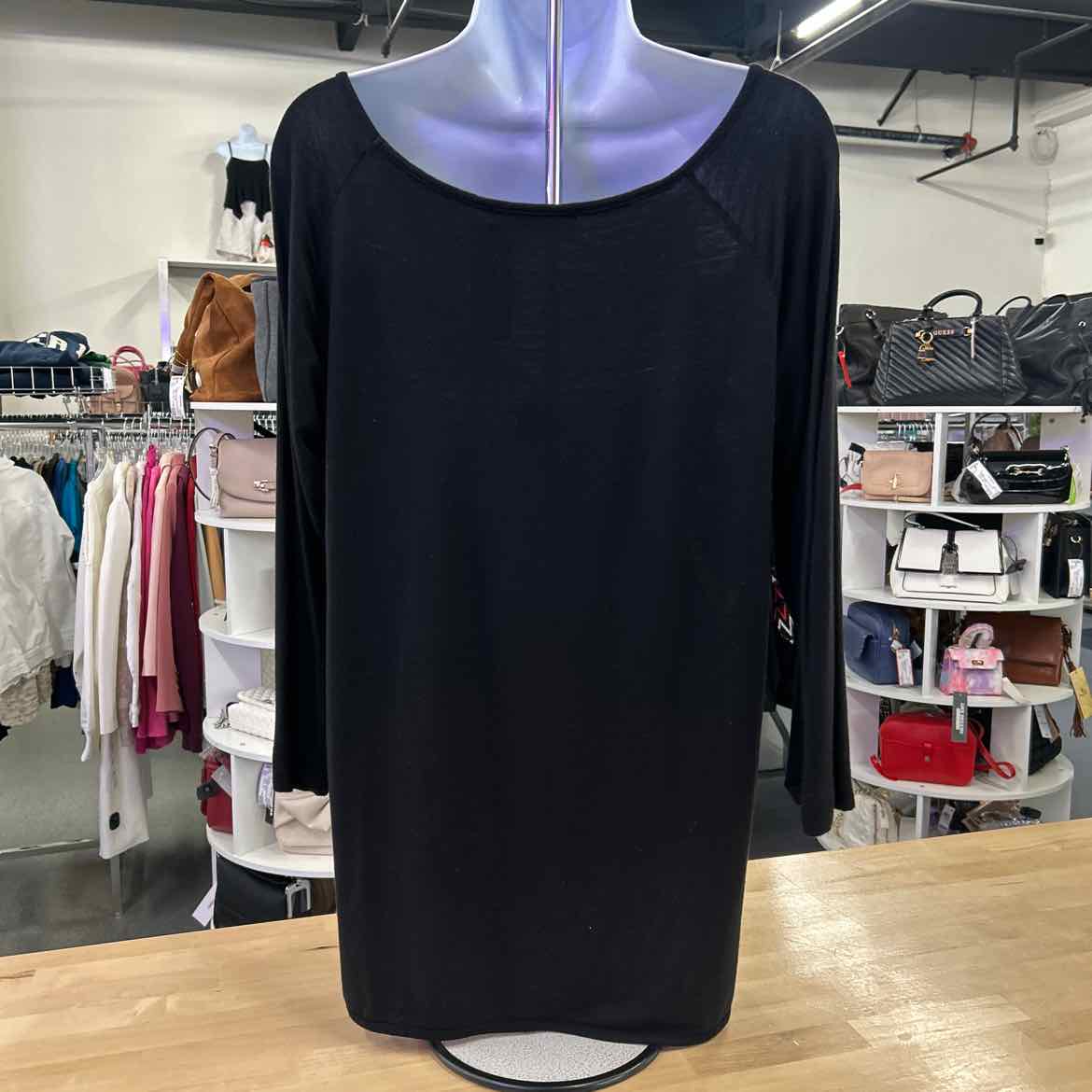 August Silk Size One Size Black Used Long Sleeve