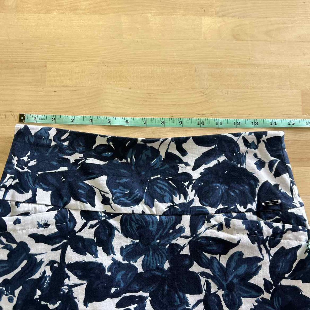S.C. & Co. Size S Blue & White Preloved Skirt