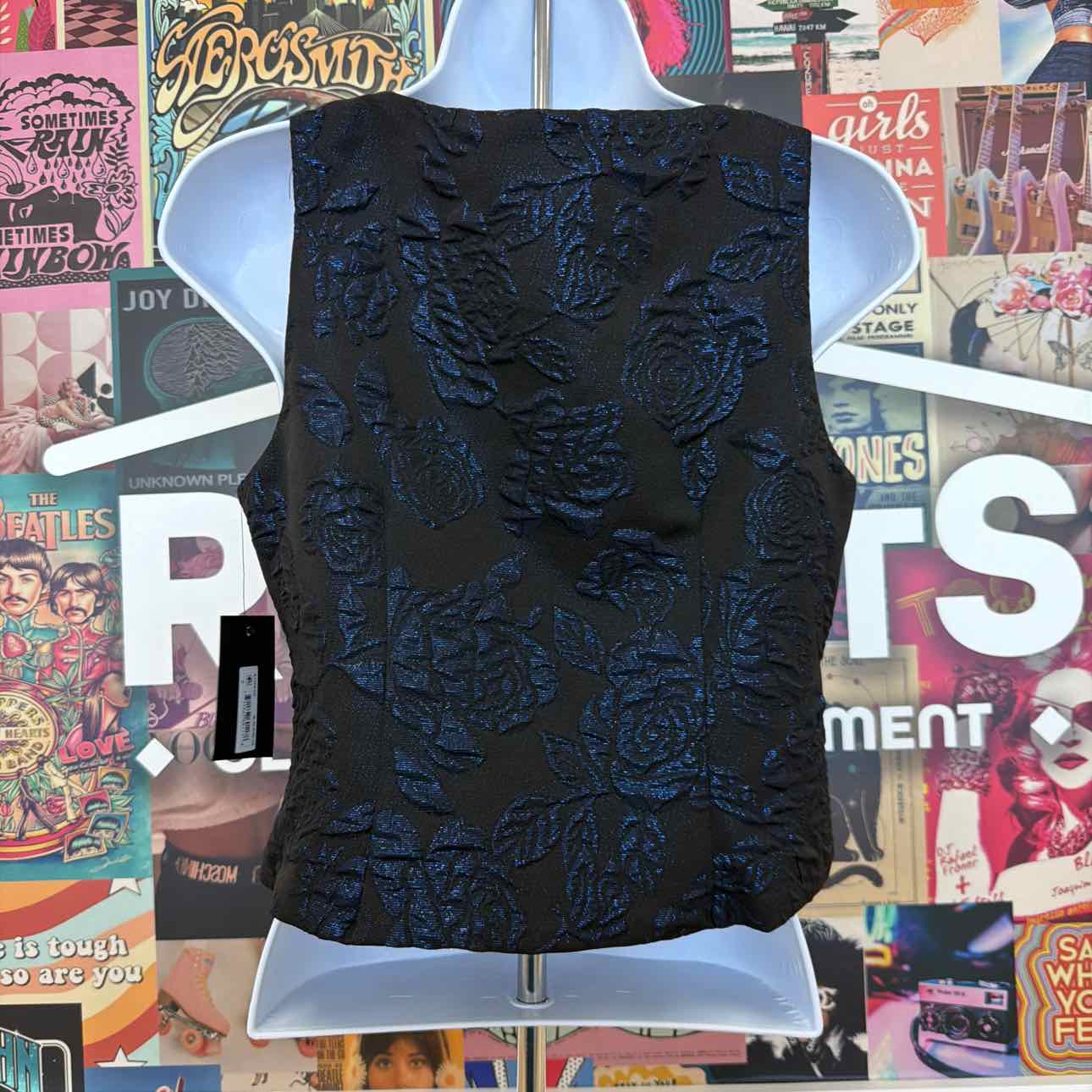 Muse Size 2 Textured-Rose Sleeveless Top - Black Blue