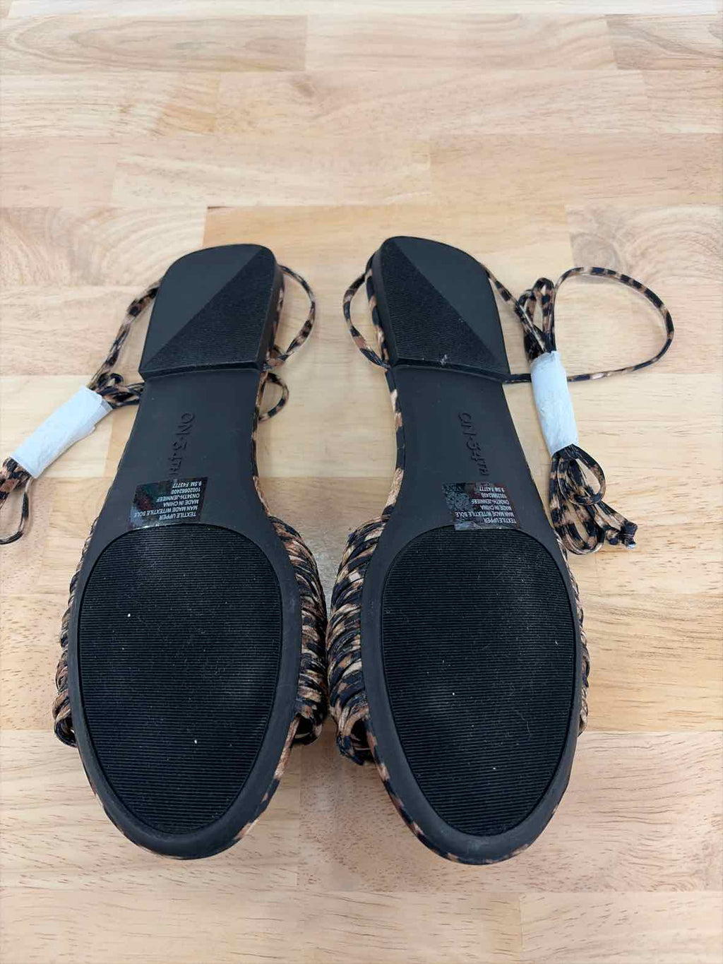 On 34th Size 9.5 On 34th Women's Jenniee Knot Flat Sandals