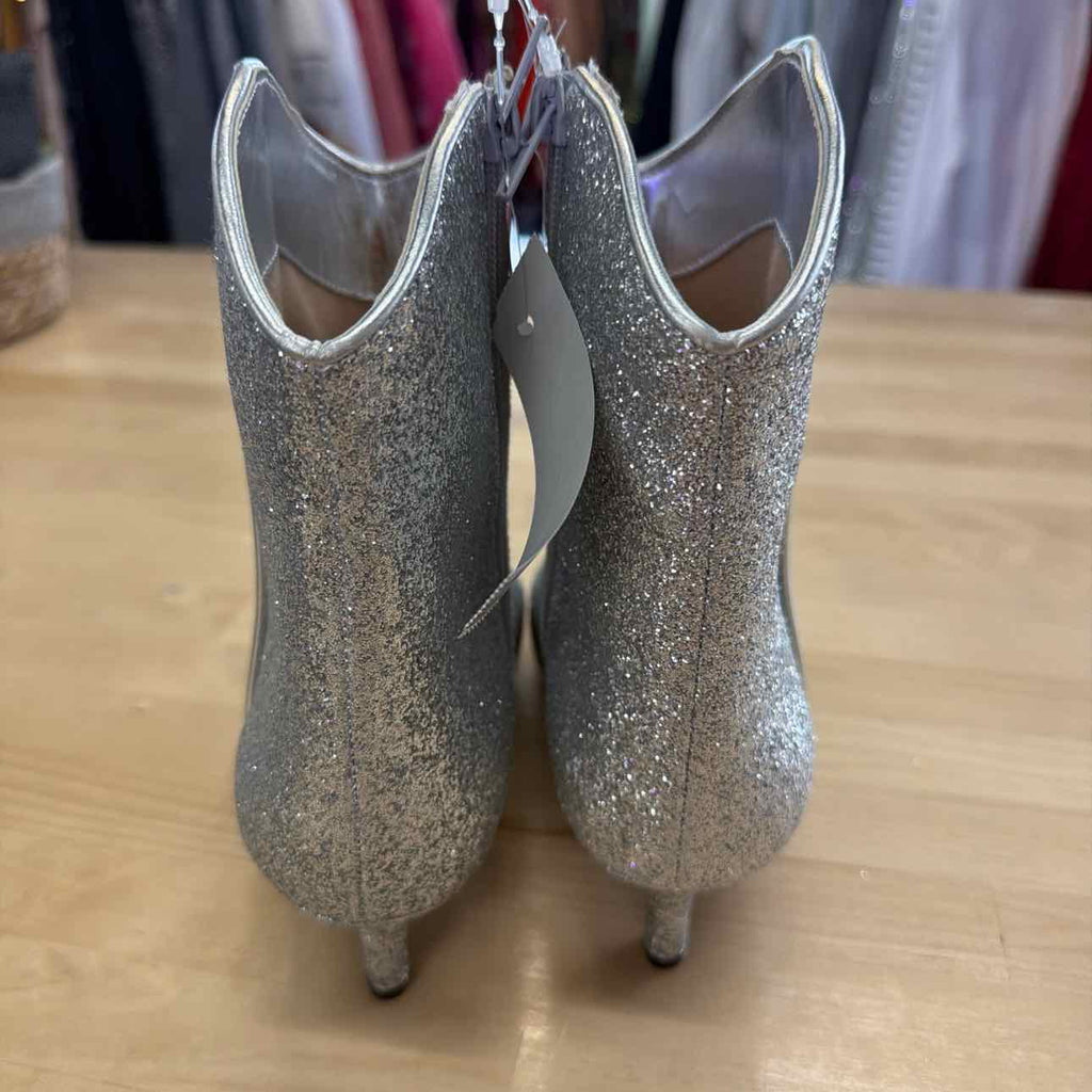 On 34th Aatira Tulip Booties - Silver Glitter Size 5.5