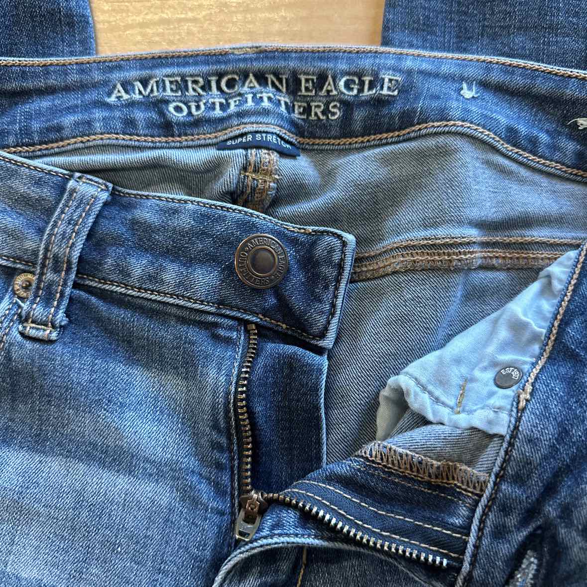 American Eagle Size 4 Blue Preloved Jeans