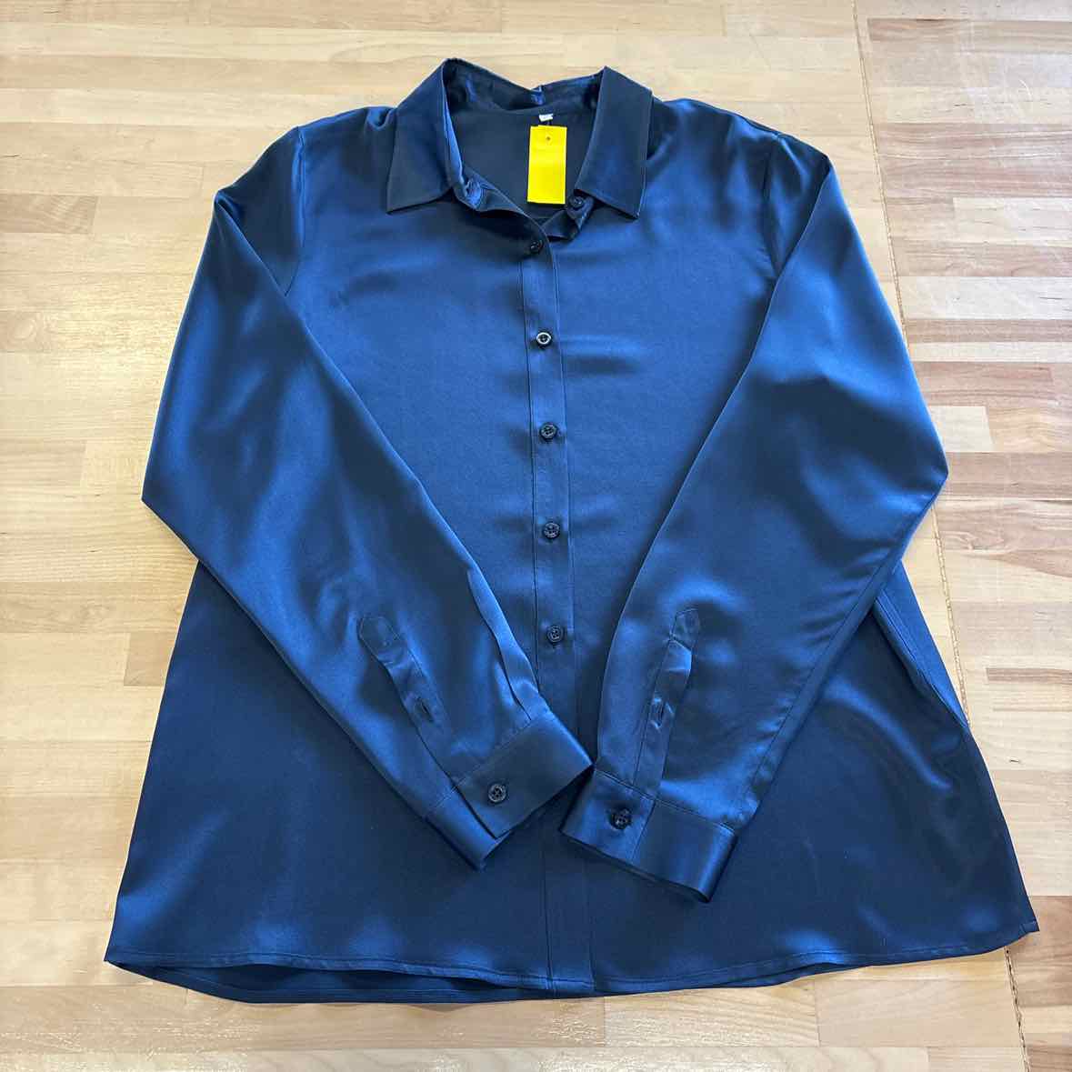 Slipontonosoft Size L Blue Button Down Shirt