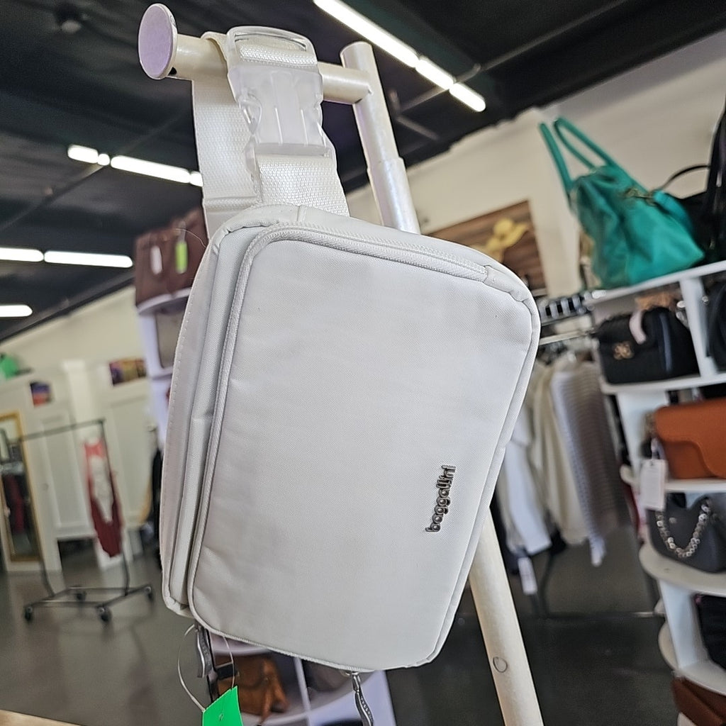 Baggallini Modern Belt Bag Sling Shoulder Women's Handbags White 1, Synth