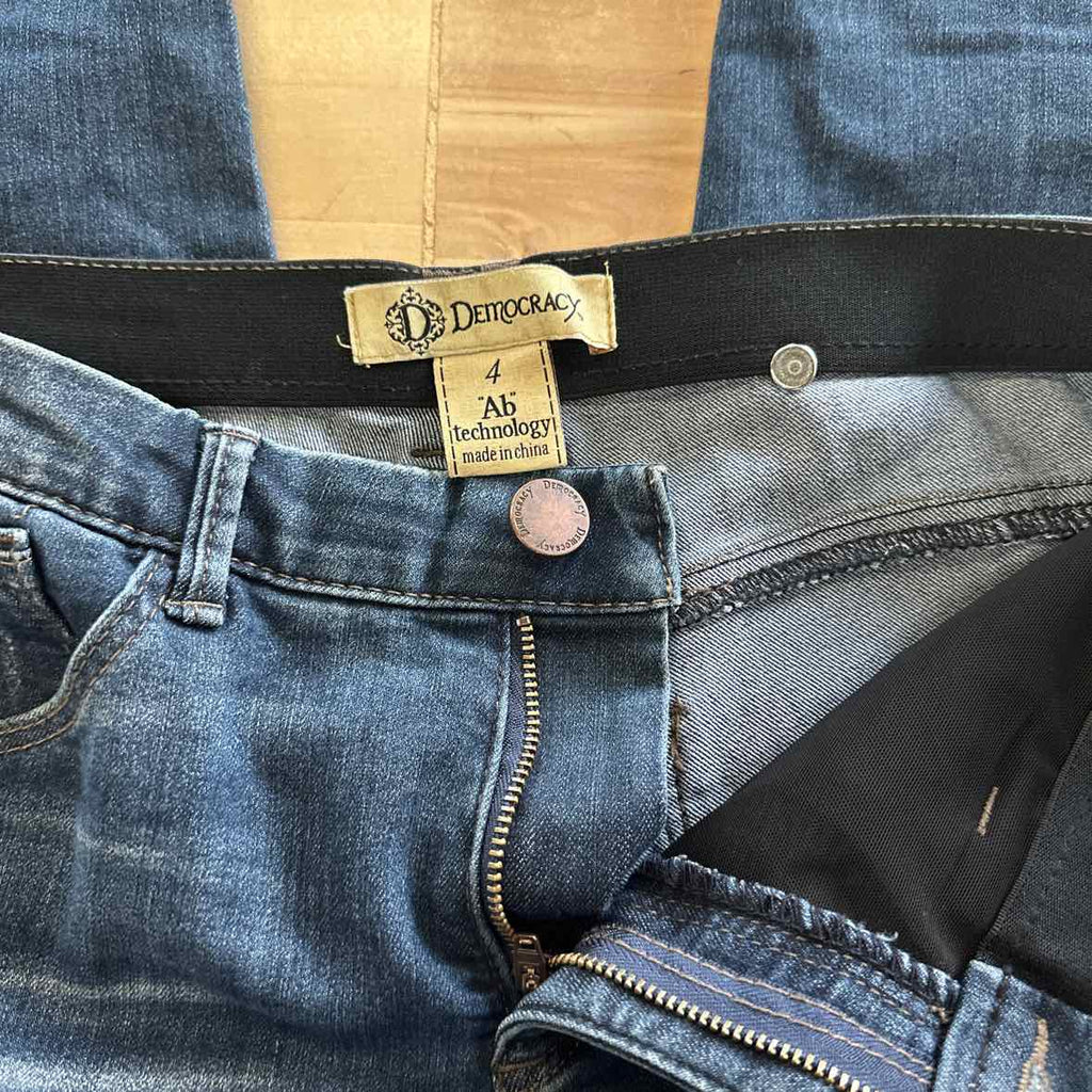 Democracy Size 4 High Rise Slim Straight Blue Jeans