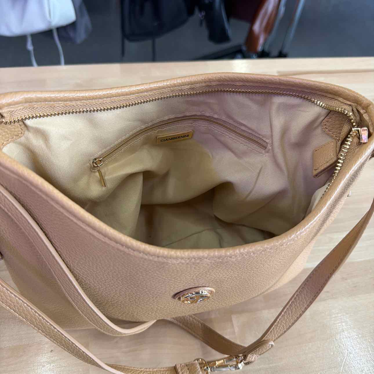 Giani Bernini Tan Handbag