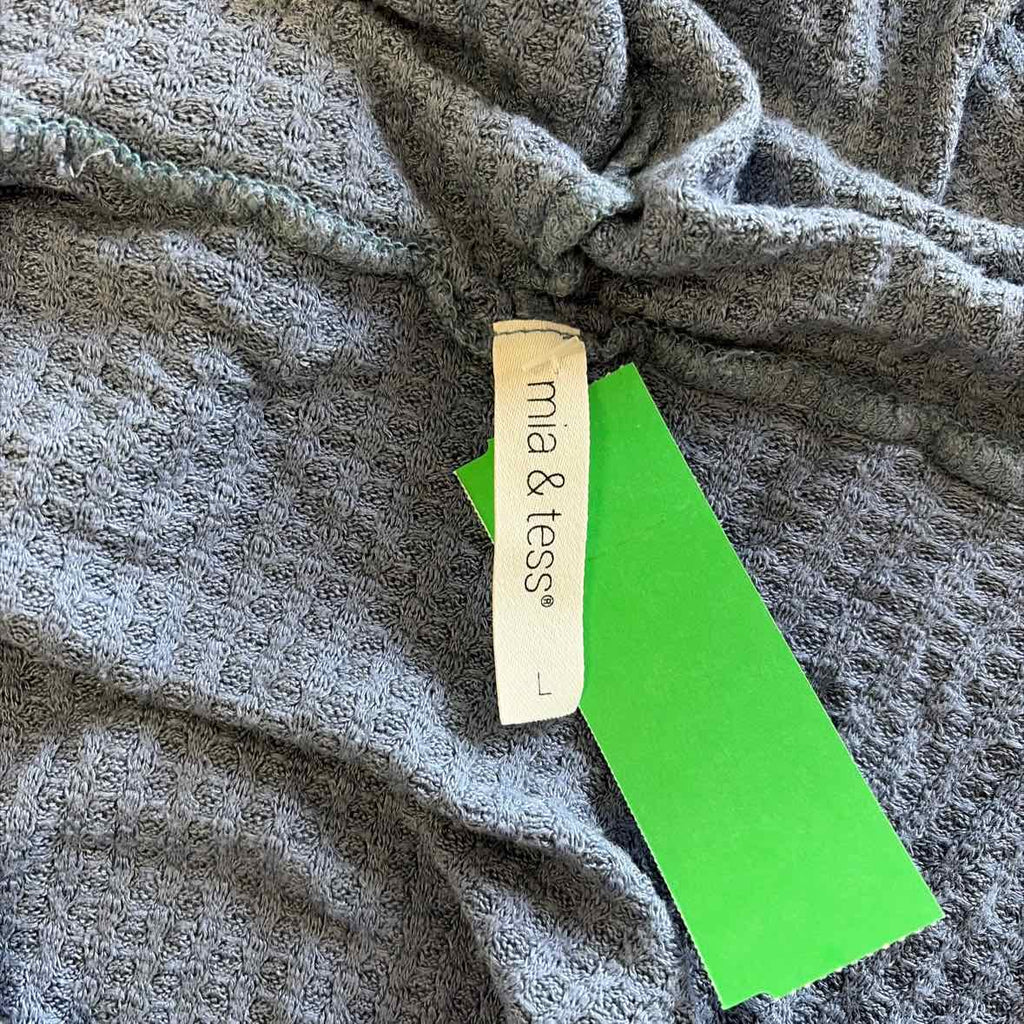 Mia & Tess Size L Blue Preloved Cardigan