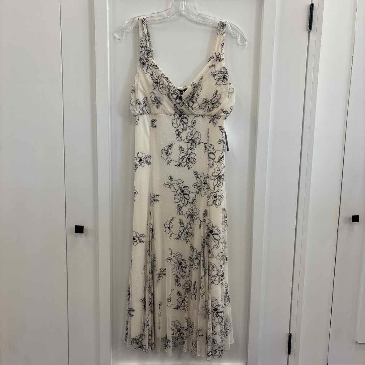 Bali Size 4 BLACK & WHITE Dress