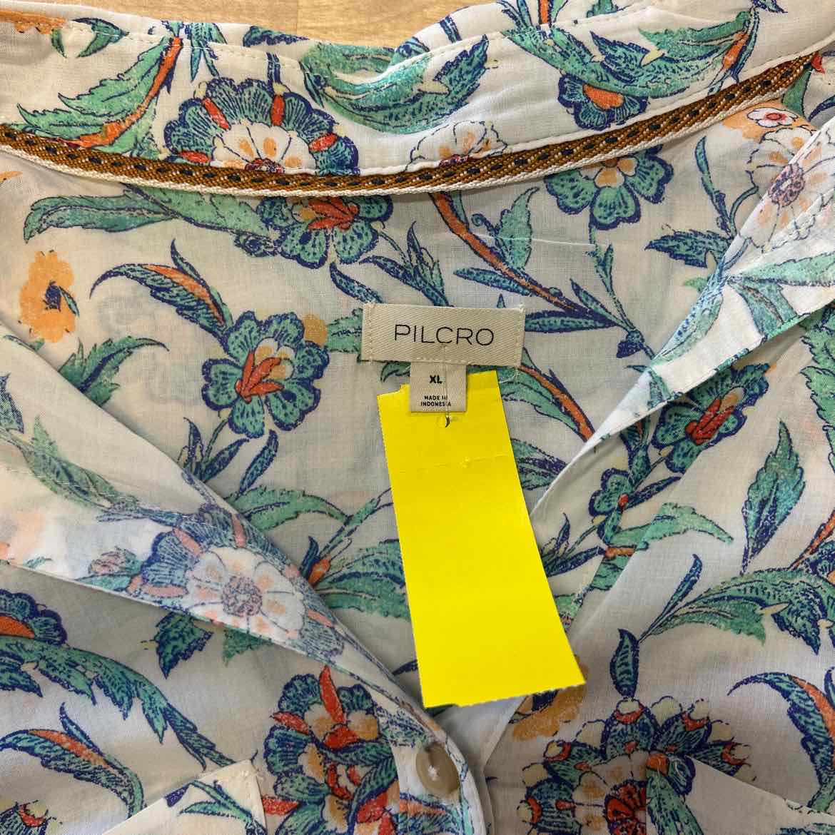 Pilcro Size XL White Blue Preloved Button Down LS