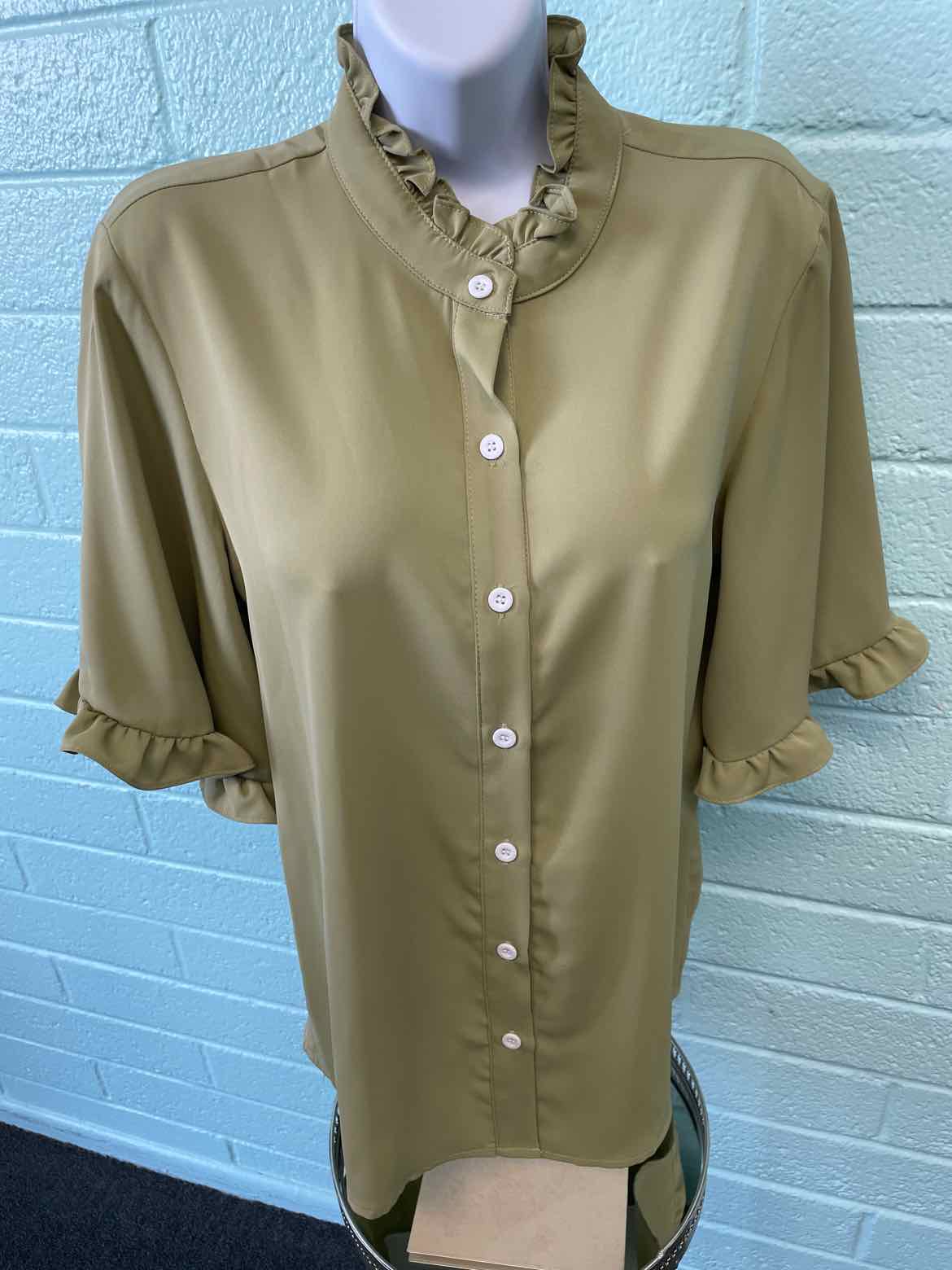Schleier Size M Olive Blouse