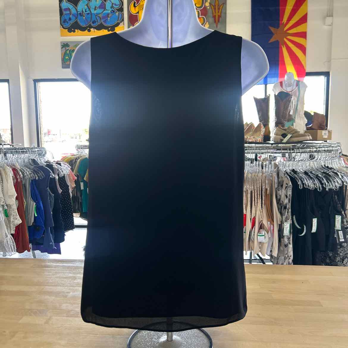 White House Black Market Size XS Black Preloved Sleeveless