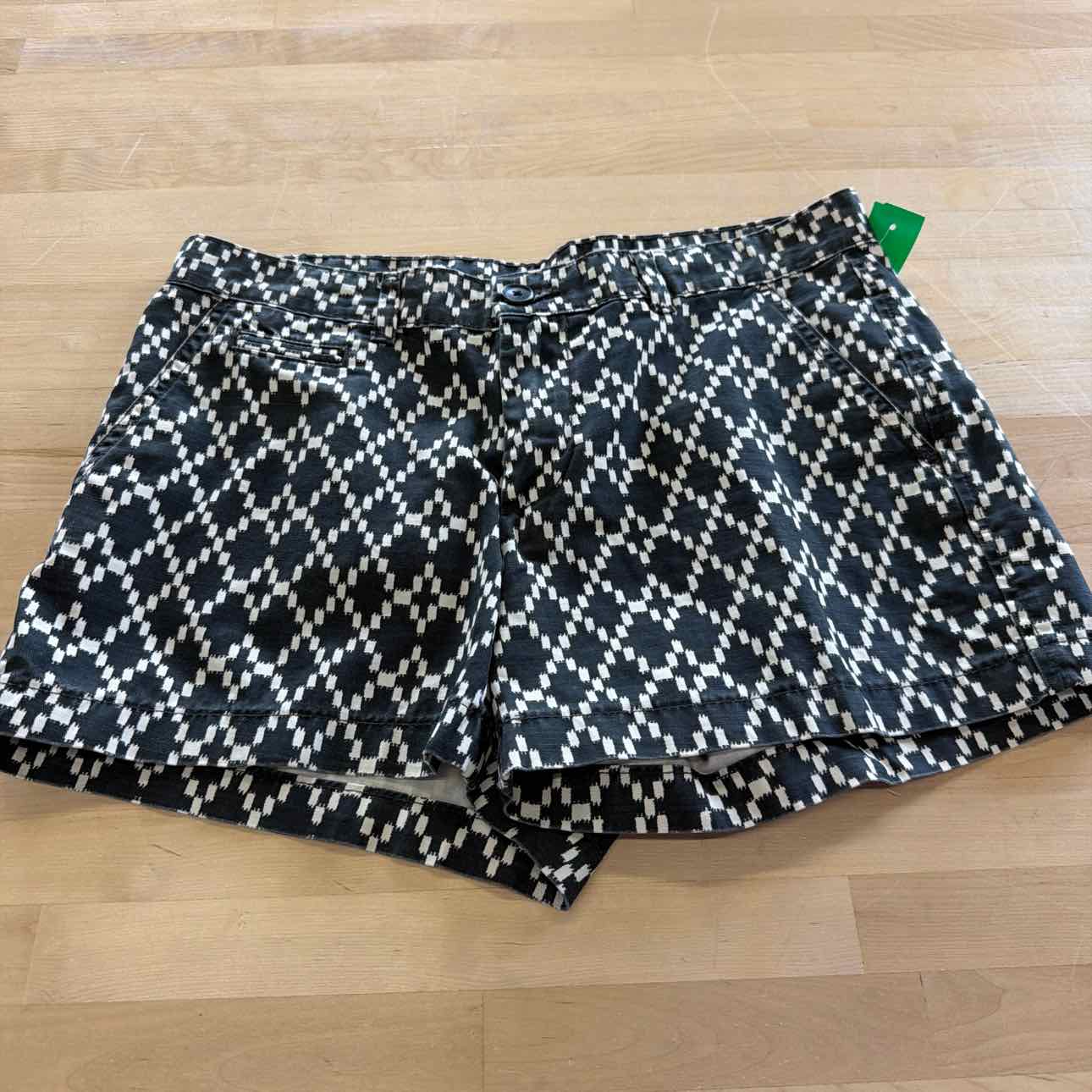 Gap Women Size 2 Black White Preloved Shorts