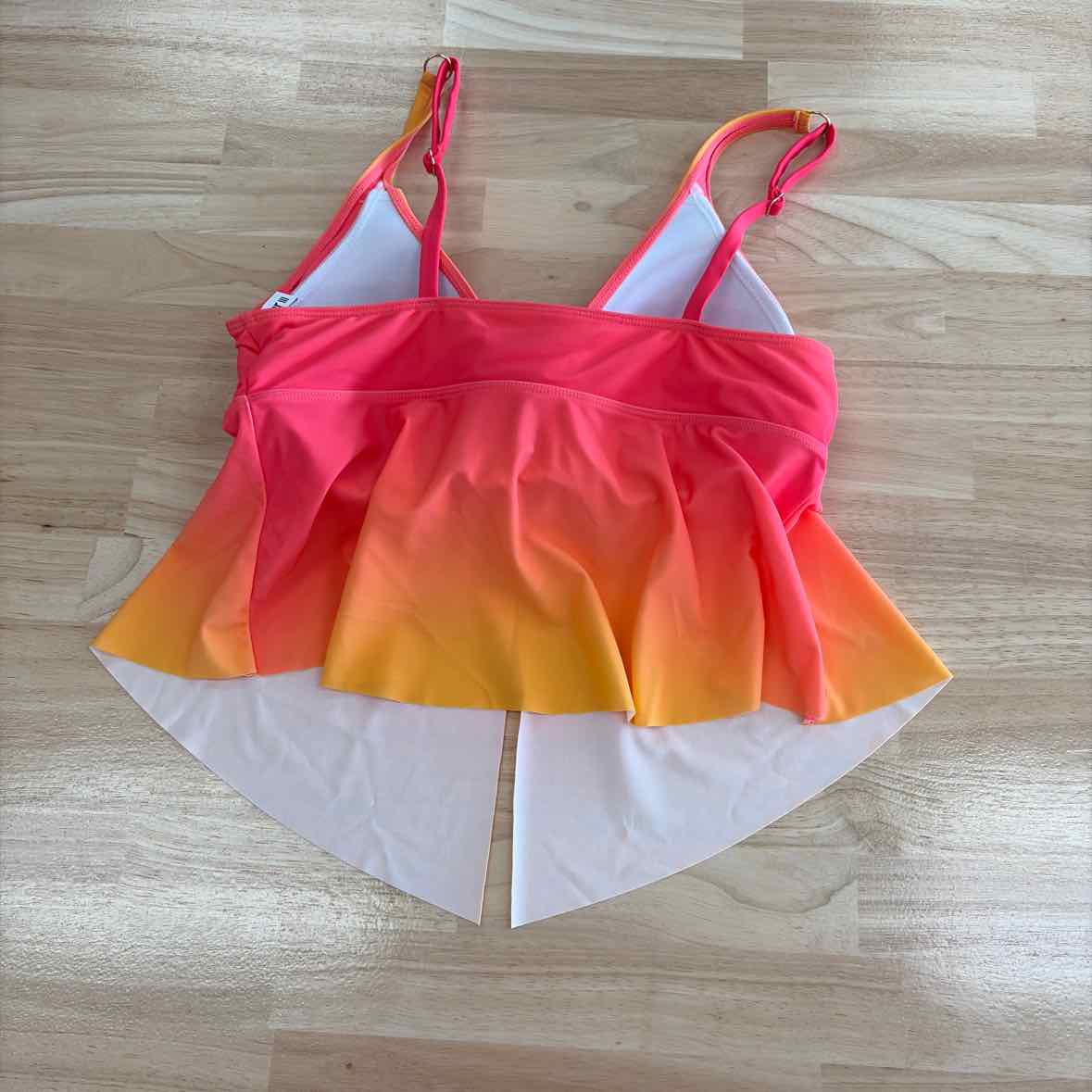 Bar III Size M O Day ombre Tunnel Fly Away Tankini TopPunch It up