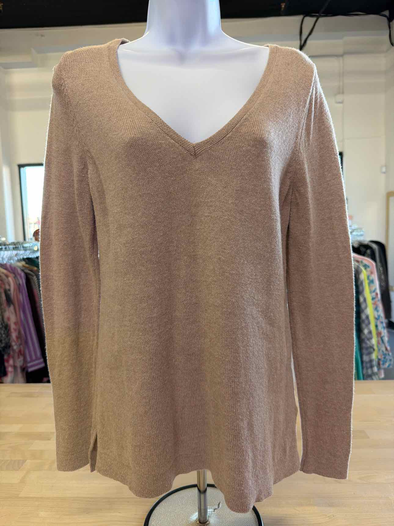 Old Navy Size M Tan Long Sleeve