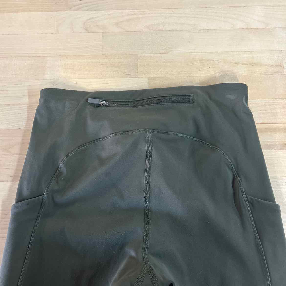 LuluLemon Size 4 Green Preloved athletic leggings