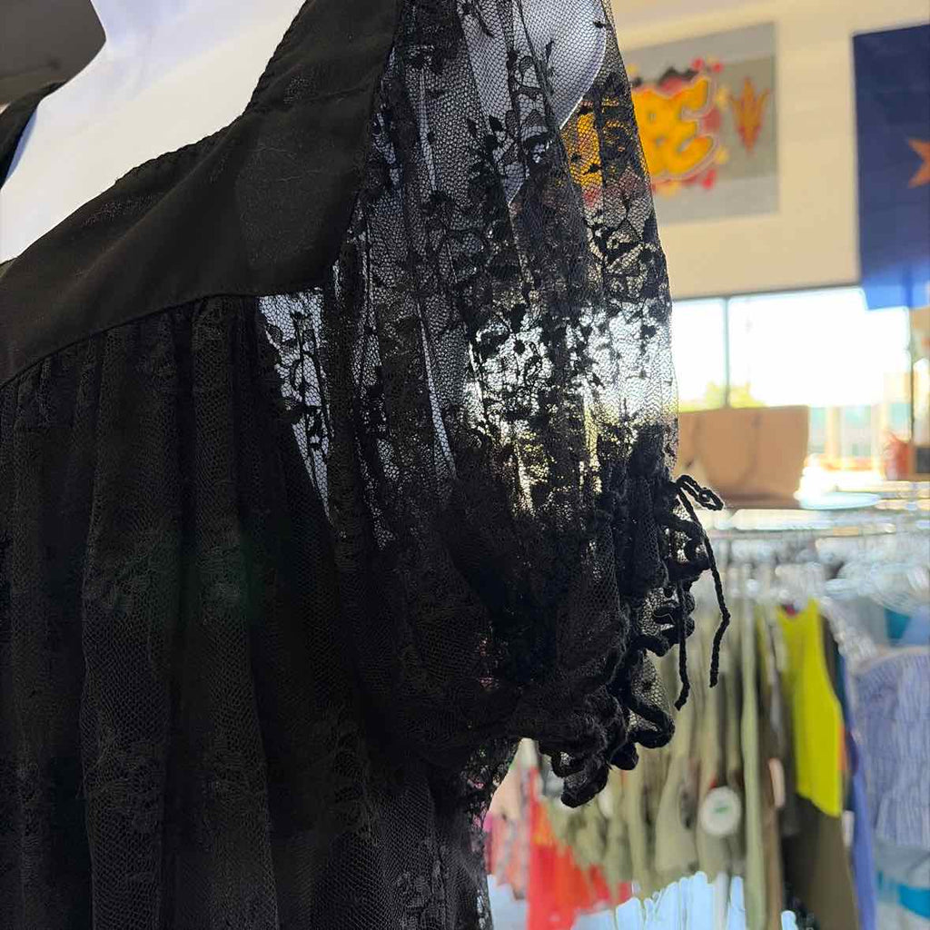 Nicole Hiler Size 16 Black Preloved Blouse SS