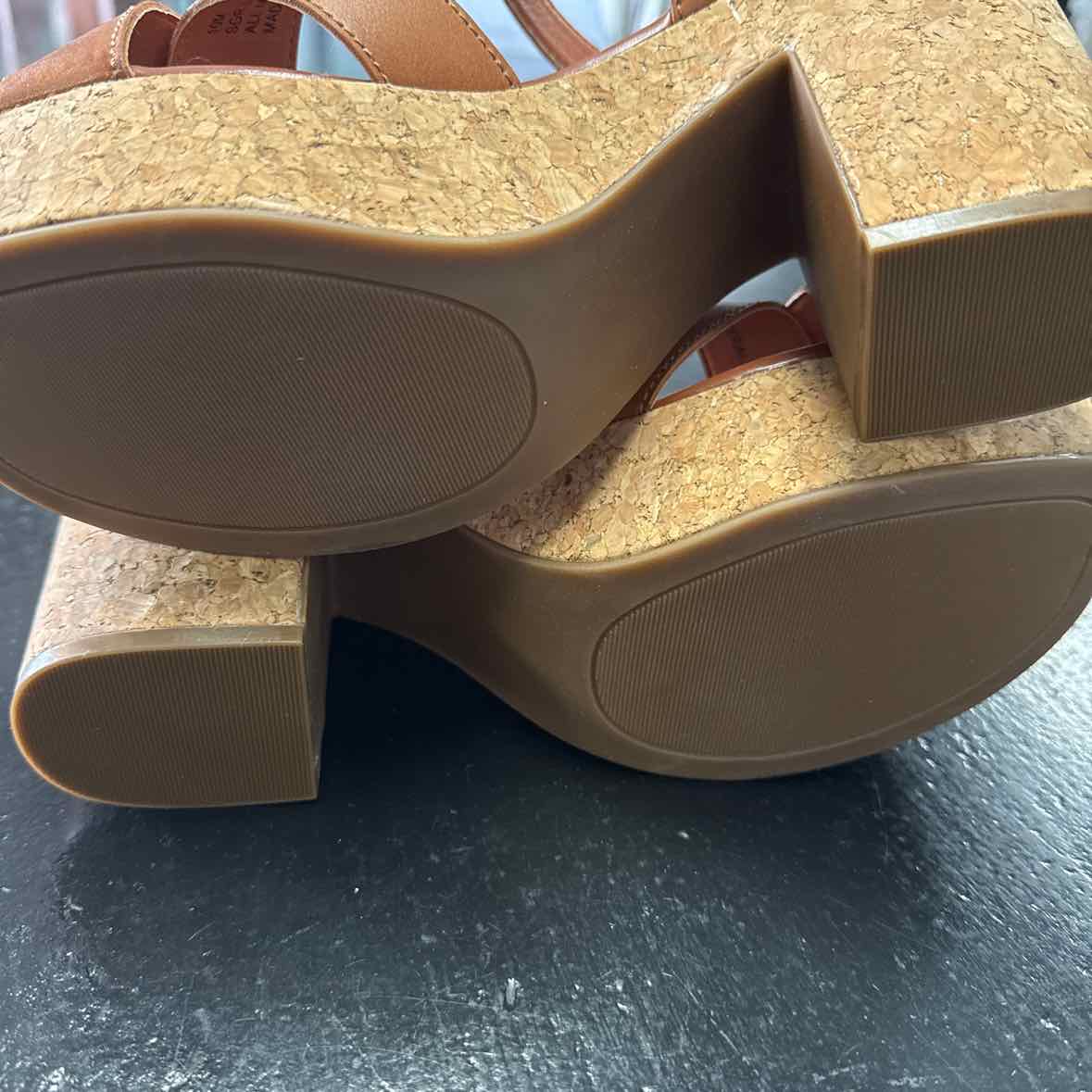 Sugar Shoe Size 10 Tan Platform Heeled Sandals NWT