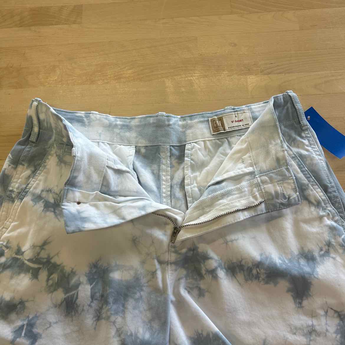 Gap Women Size 6 Blue White Preloved Shorts