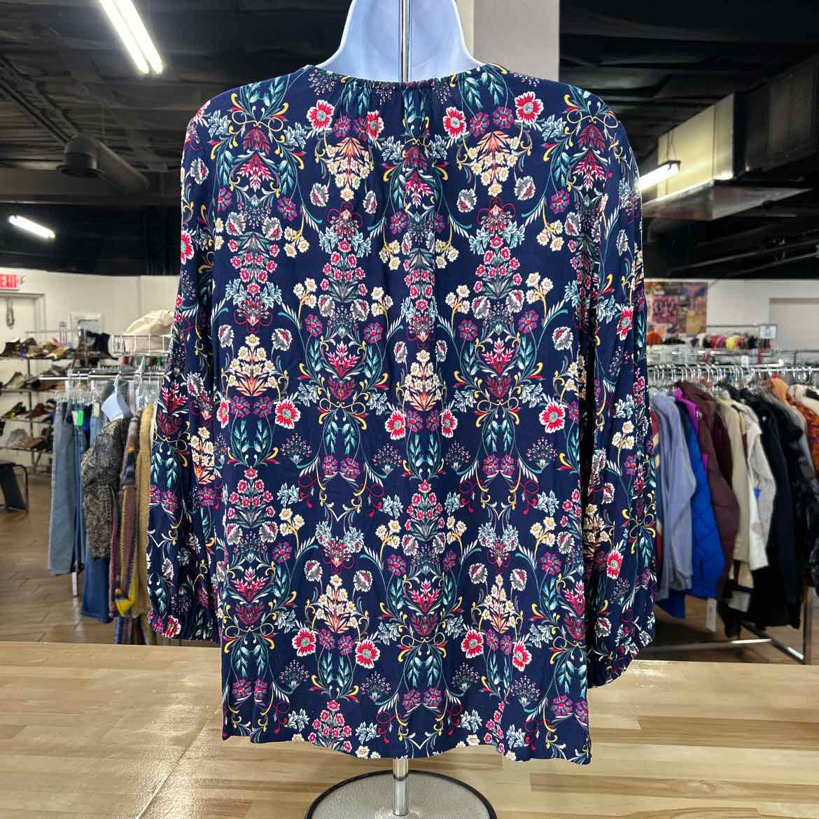 St John's Bay Size M Blue Preloved Blouse LS