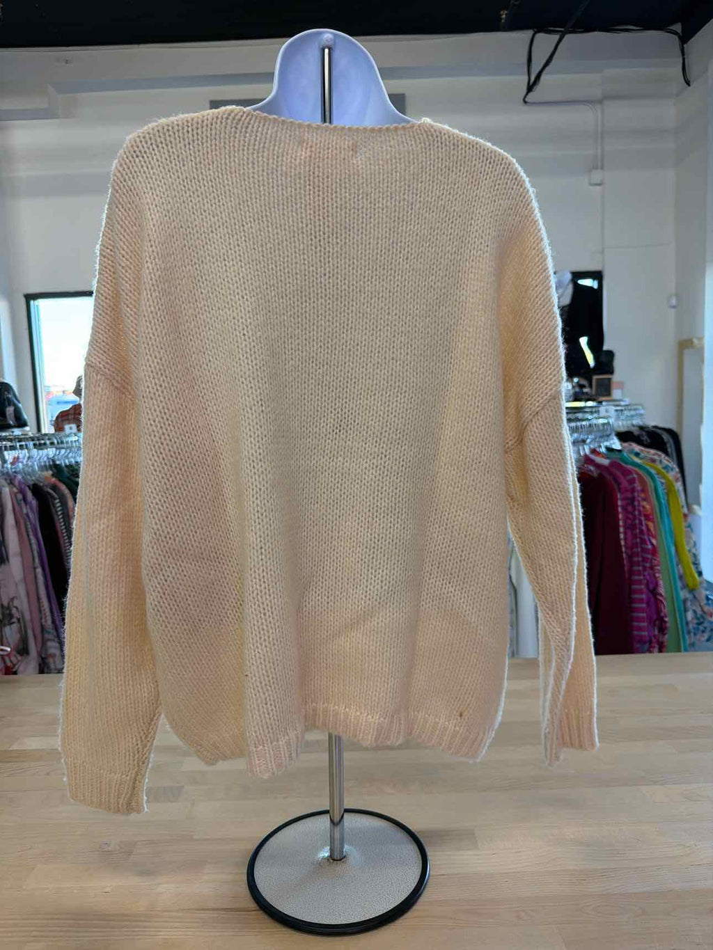 Elan Size M Beige Sweater