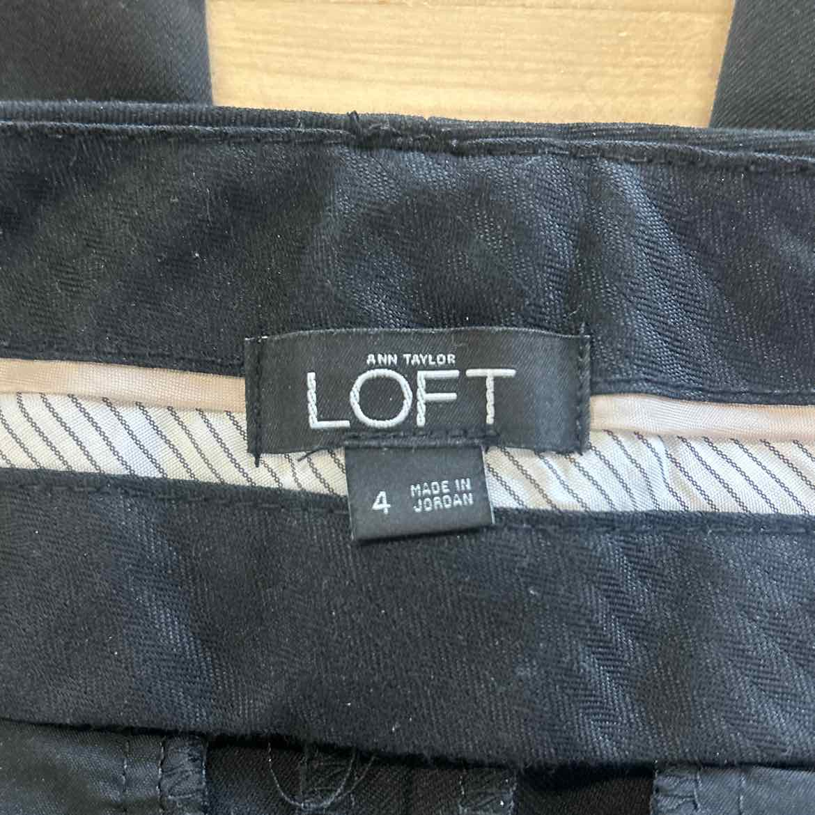 Loft Size 4 Black Preloved Pants