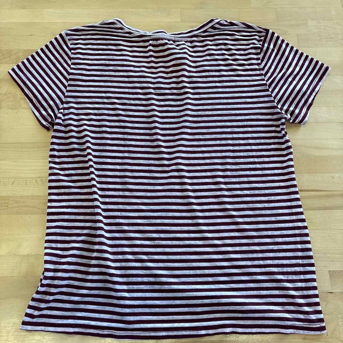 Treasure Bond Size M Red White Preloved T-Shirt SS