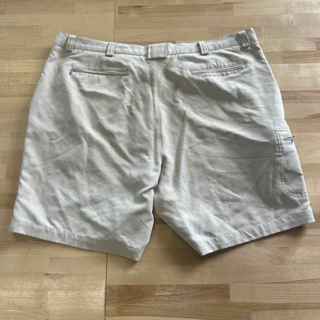 Roundtree & York Men's Size 44 Khaki MENS Shorts