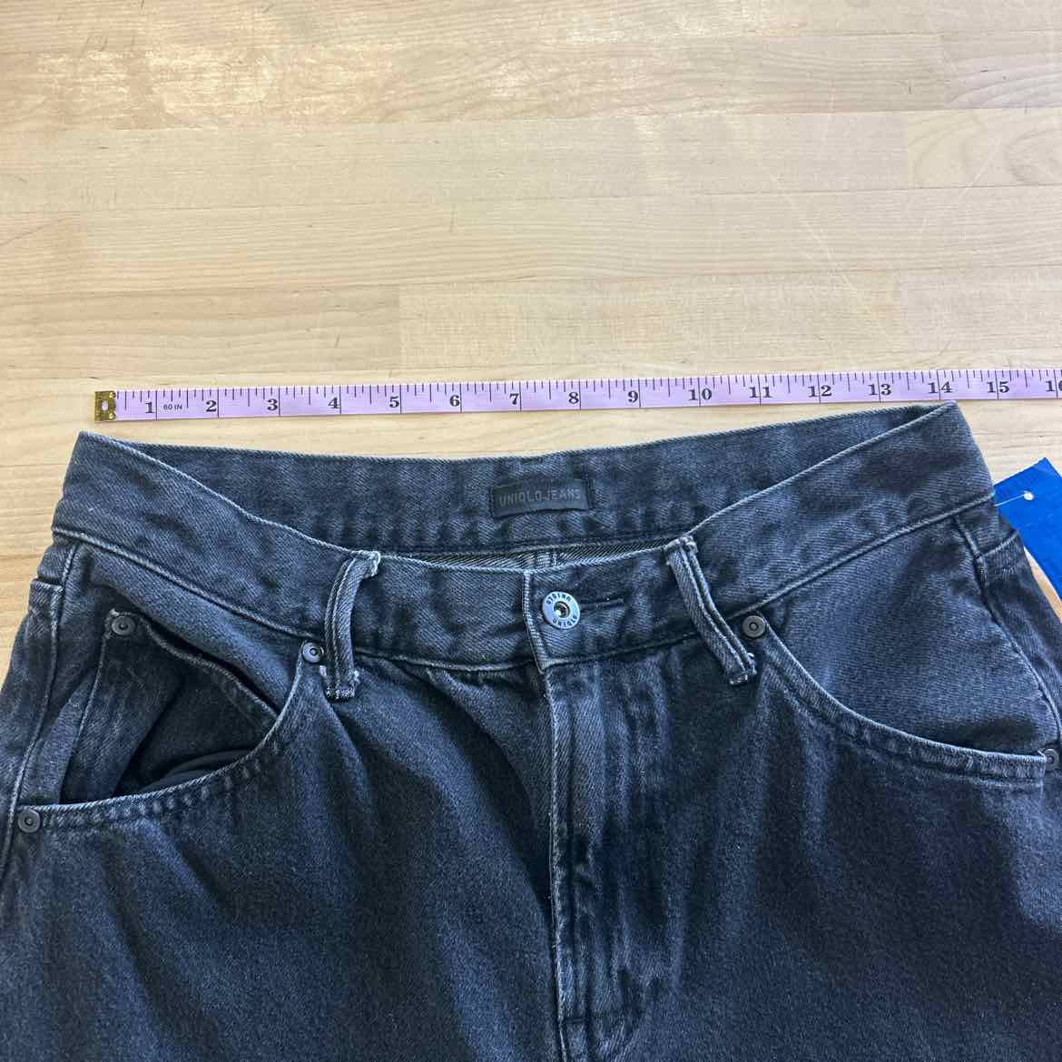 UNIQLO Size 27 Black Denim Preloved Jeans