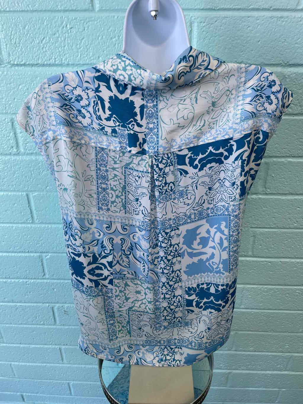 Maison d' Amelie Size S Blue Blouse