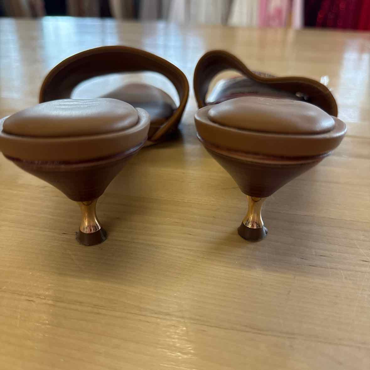 Antonio Melani Size 7.5 Brown Preloved Slide Kitten Heels