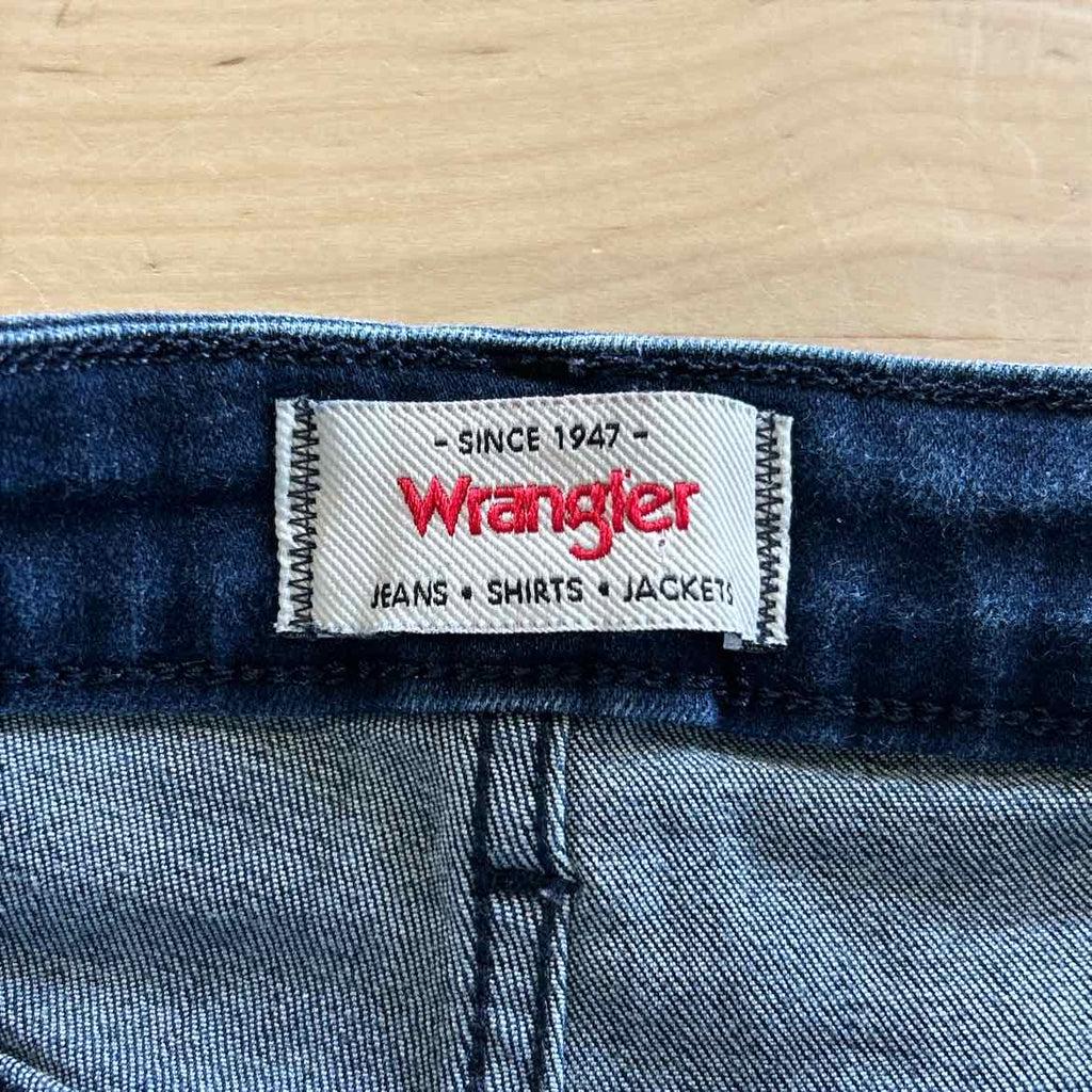 Wrangler Size 6 Blue Denim Preloved Jeans