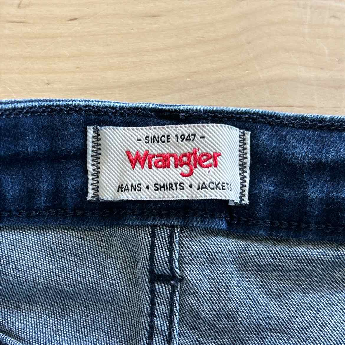 Wrangler Size 6 Blue Denim Preloved Jeans