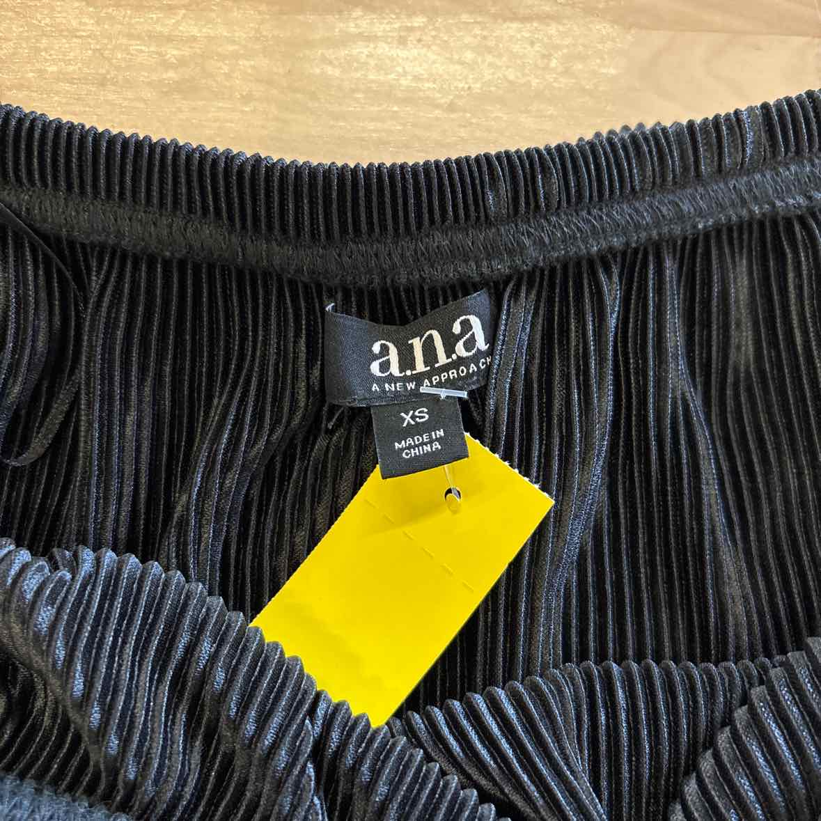 a.n.a Size XS Black Blouse