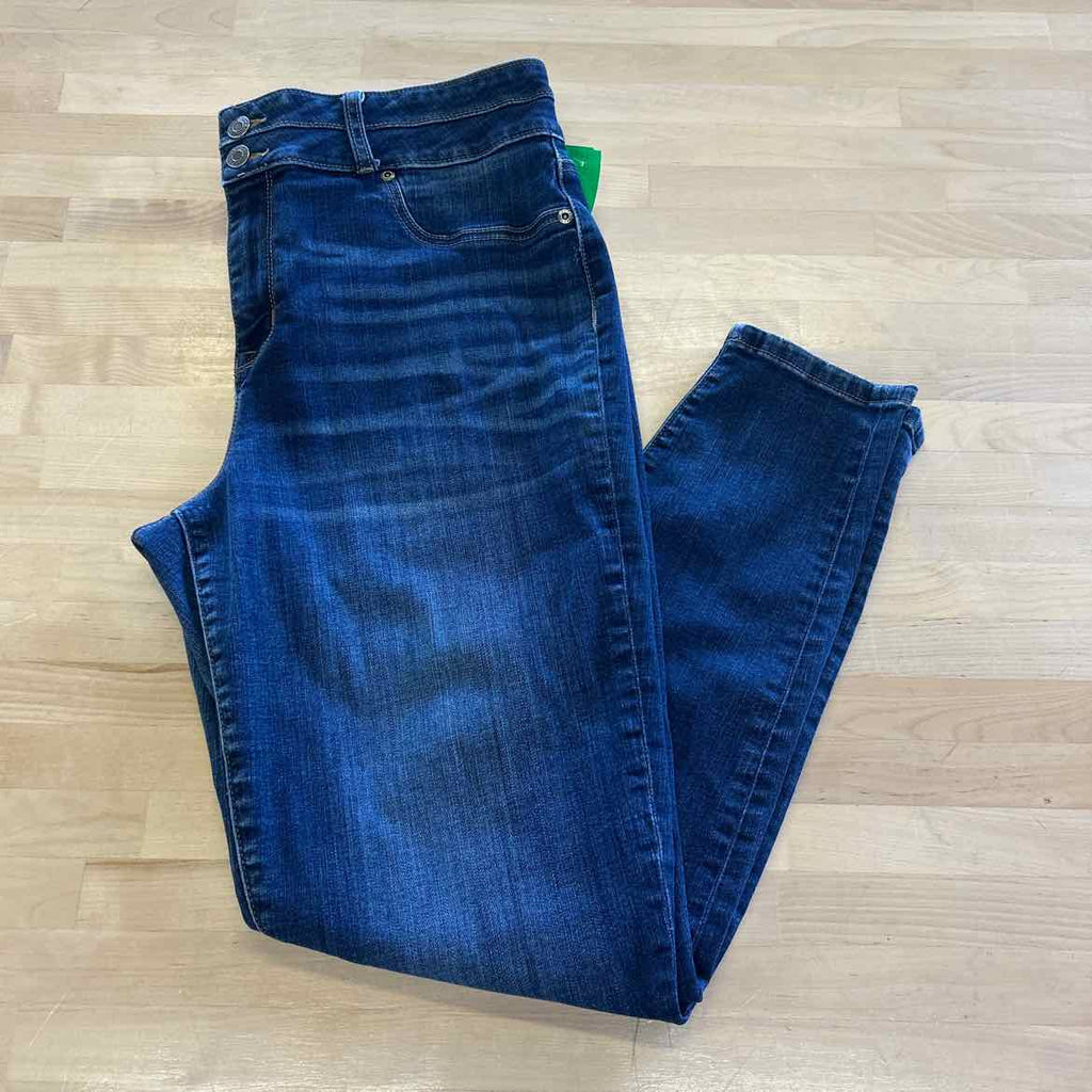 Maurices Size XL Blue Denim Preloved Jeans
