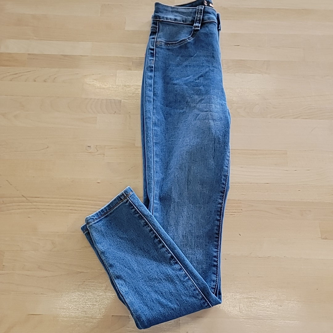 dollhouse Size 1/2 Blue Jeans